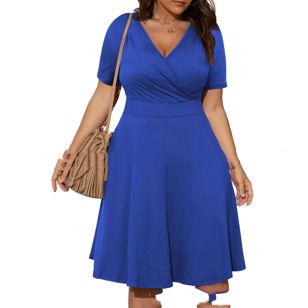 Plus Size Solid Color And V-neck Fashion Casual Fat Woman Commuter Short Sleeve